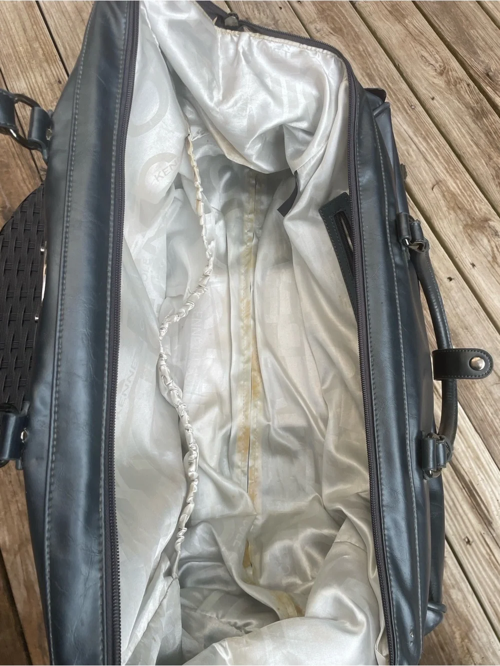 Vintage Kenneth Cole Reaction Black Rolling Duffel Travel Bag /Carry On Luggage